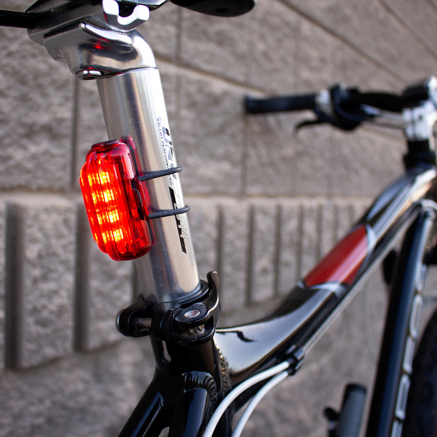 (UTM-30) Cosmo 30 Lumen Tail Light