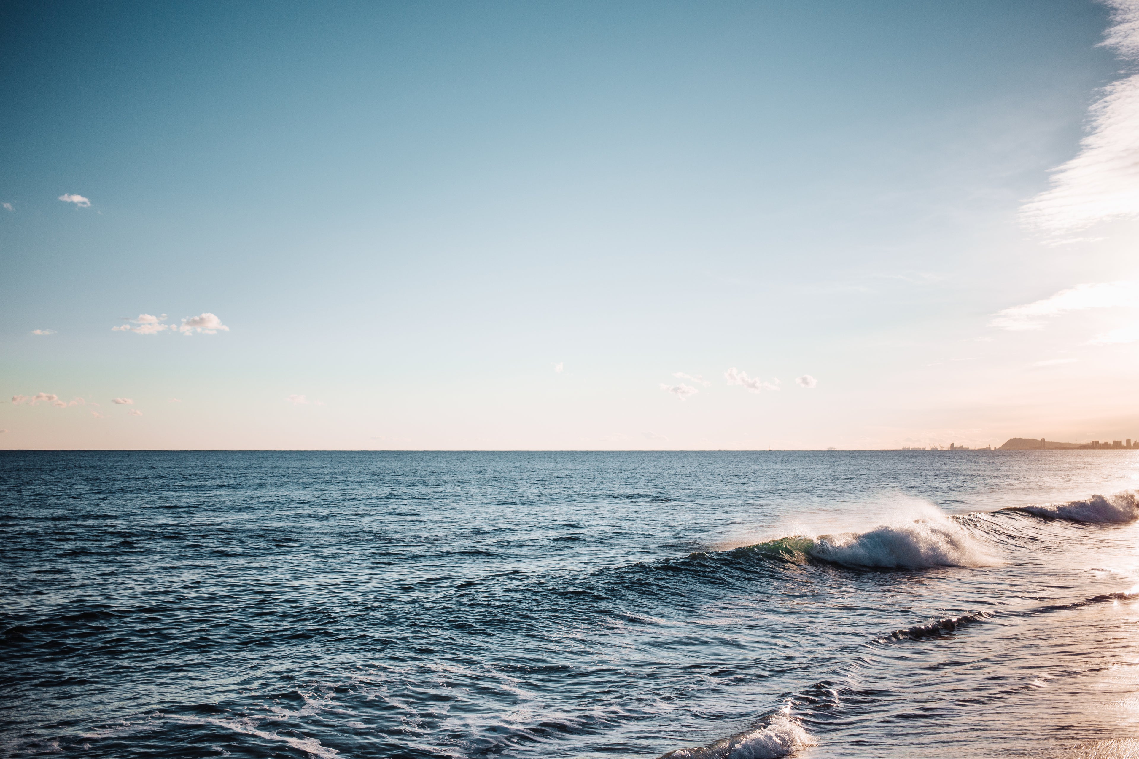 ocean-waves-crashing